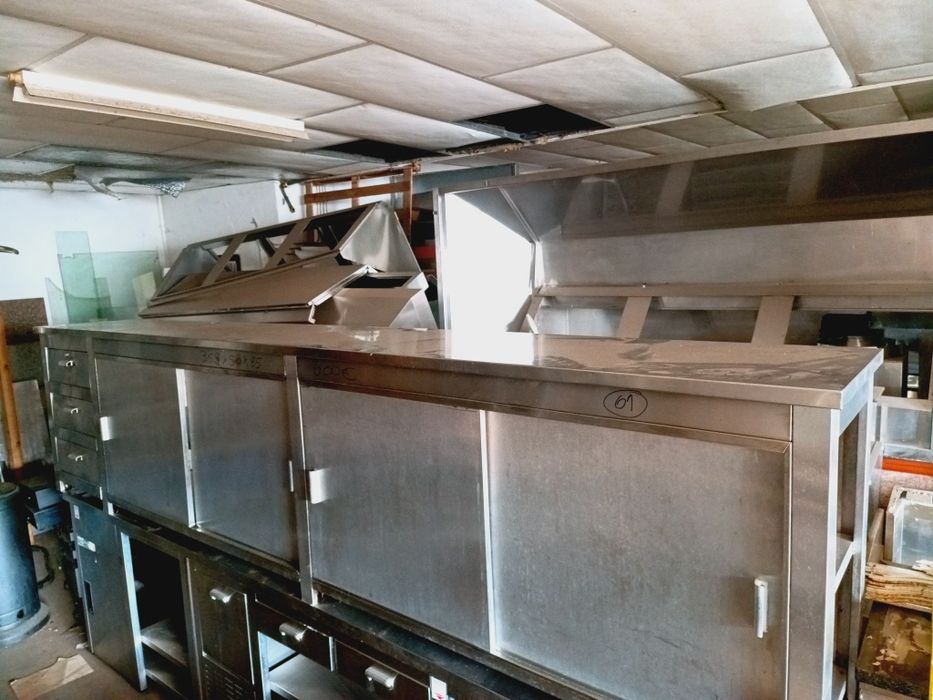 Bancada inox com portas gavetas e prateleiras