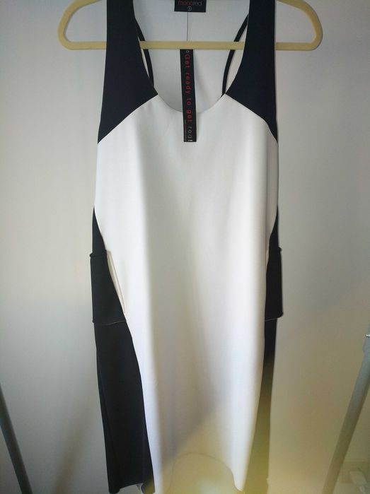 Monored Black and White Dress