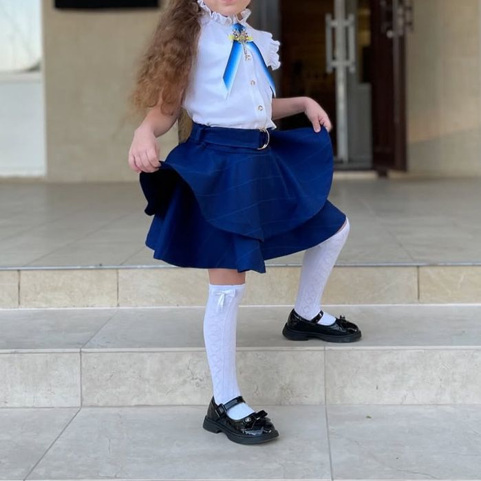 Продам комплект до 1 вересня або останнього дзвоника