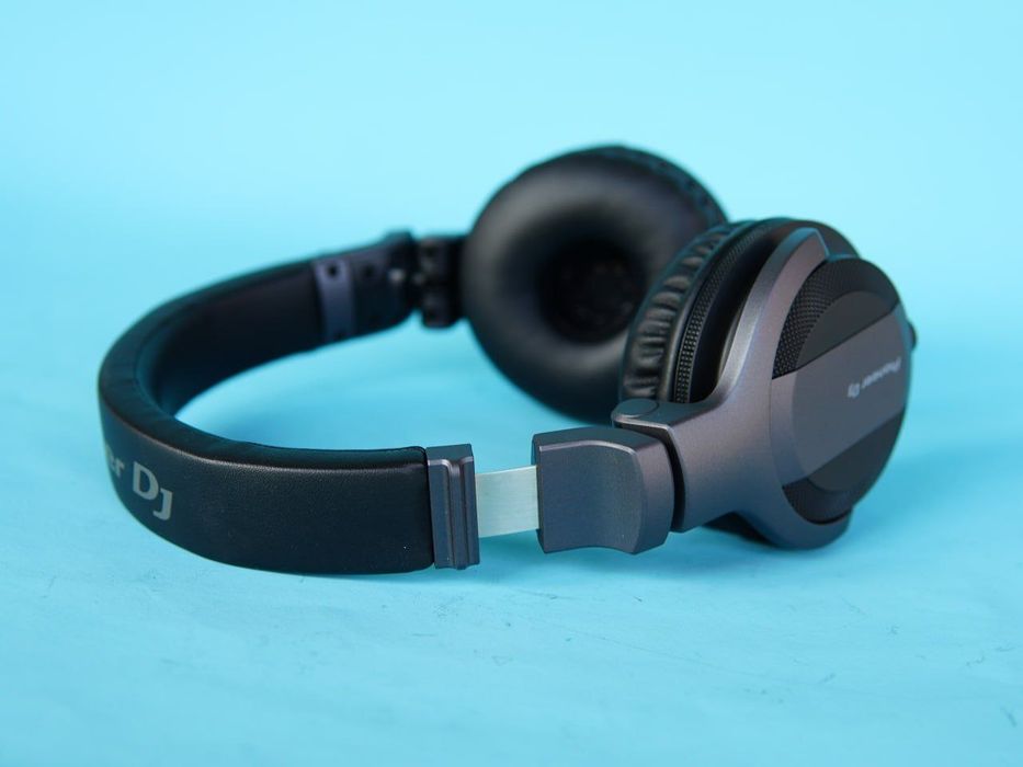 Профессиональные накладные наушники Pioneer HDJ-CUE1 — чистый звук,