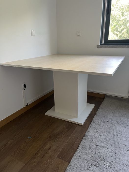 Mesa de sala/escritorio quadrada