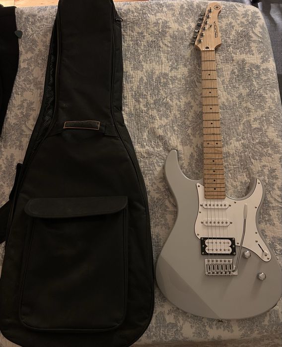 Yamaha Pacifica 112Vm - Guitarra Elétrica