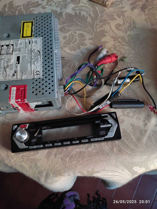 Auto rádio - Takara modelo CDR833