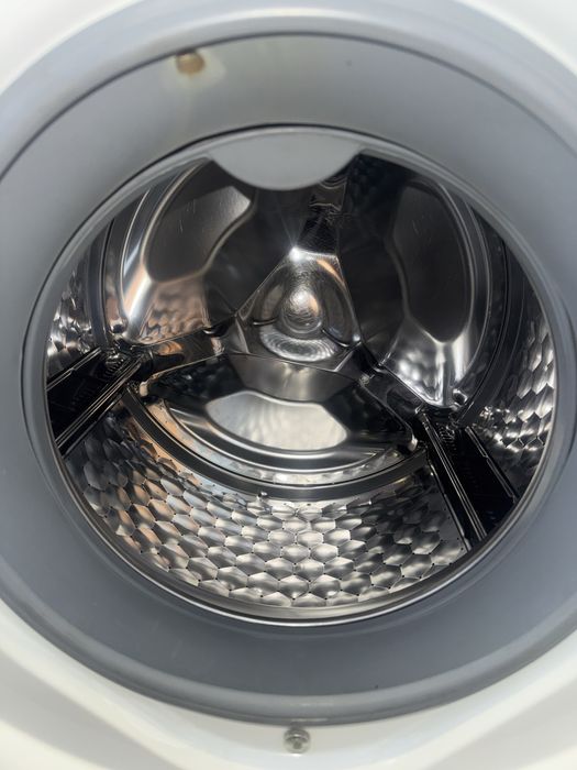 Пральна машинка Miele