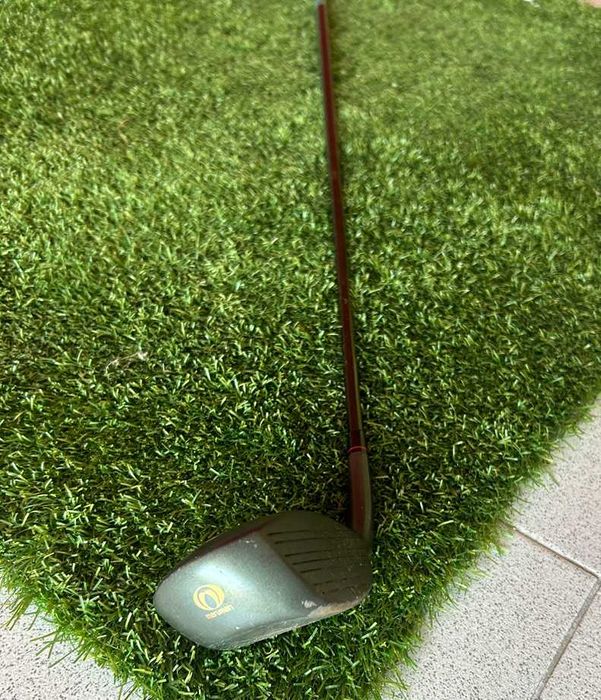 Taco de Golfe Híbrido Nº1 – Maruman | Pear Shaped Head