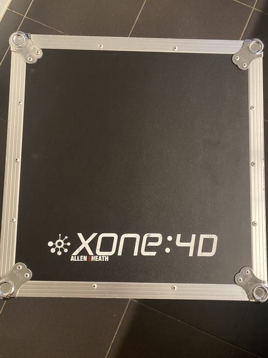 ALLEN & HEATH XONE 4D com case