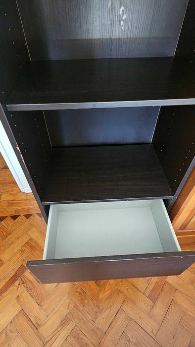 Estante / móvel de arrumação com 2 gavetas grandes