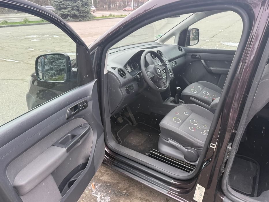 Volkswagen Caddi 2011 рік 7 місний