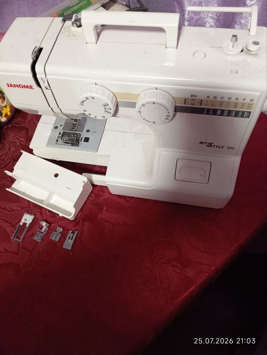 Швейная машинка Janome