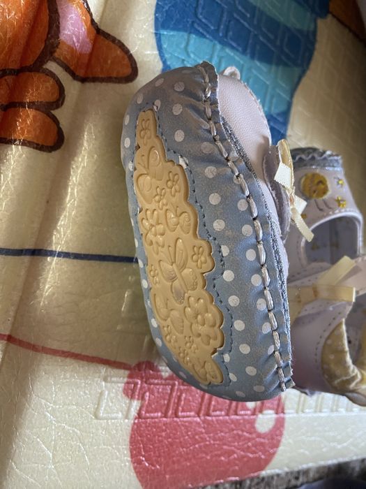 Топіки ,Дитяче взуття ( пінетки)