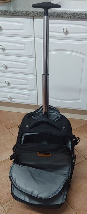 MOCHILA,MALA,PC E ROUPA.TROLLEY E RODAS.Viagens,Emprego,Passeio,Férias