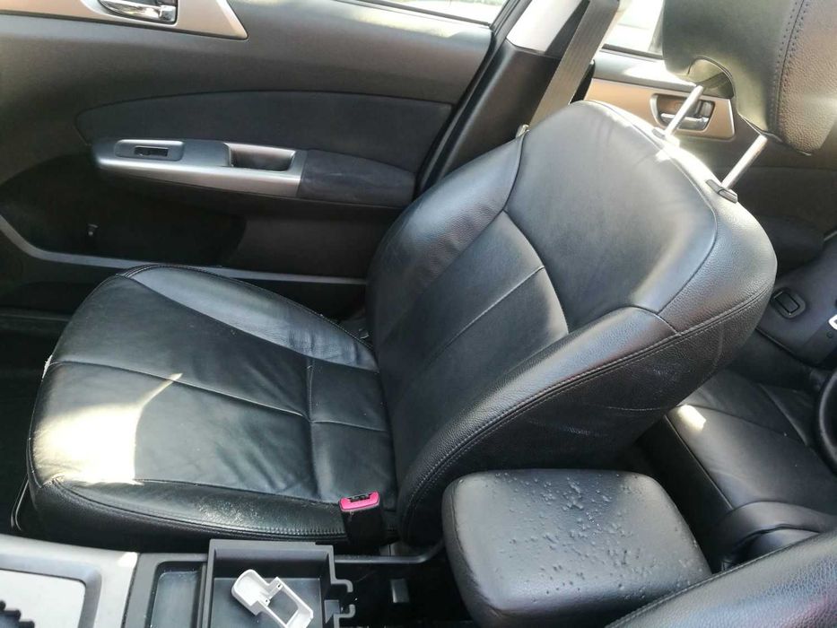 Subaru forester sh iii fotele skorzane europa czarne