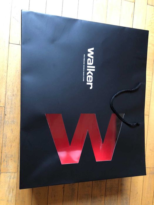 Подарункові пакети.