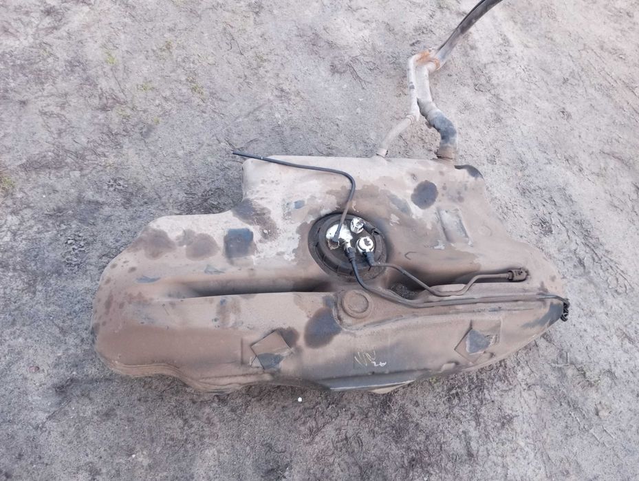 zbiornik paliwa corolla e12  d4d pompka  2005