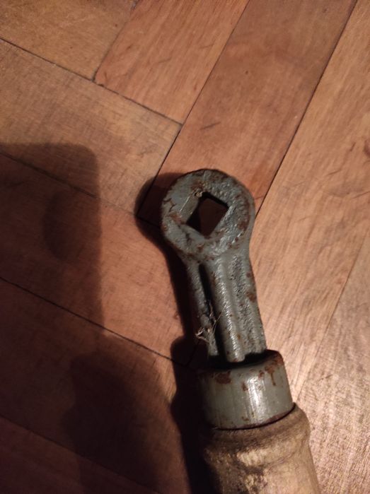 drewniana korba ręczna