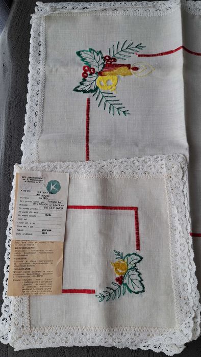 Bieżnik świąteczny i 4 serwetki