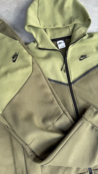 Dres Nike Tech Fleece rozm S