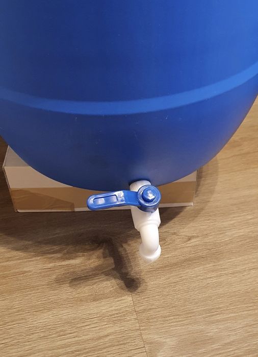 Beczka Pojemnik Plastkiowy 50 litrów z kranikiem