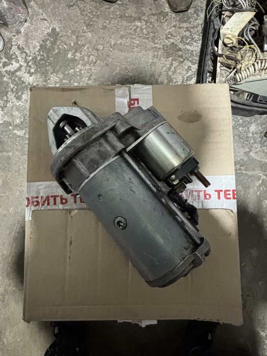 Стартер Mercedes Sprinter 2.9 tdi .