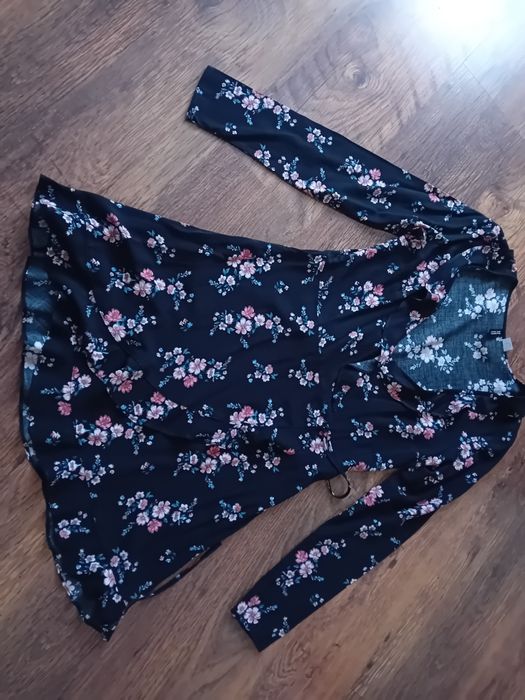 Sukienka kopertowa S, lekka i zwiewna, ideał