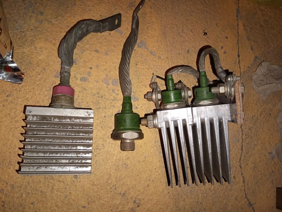 Діоди силові з радіаторами В200 Д161 В50 одним лотом