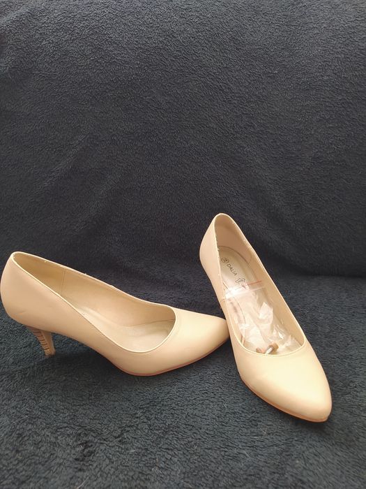 Buty na obcasie rozmiar 39