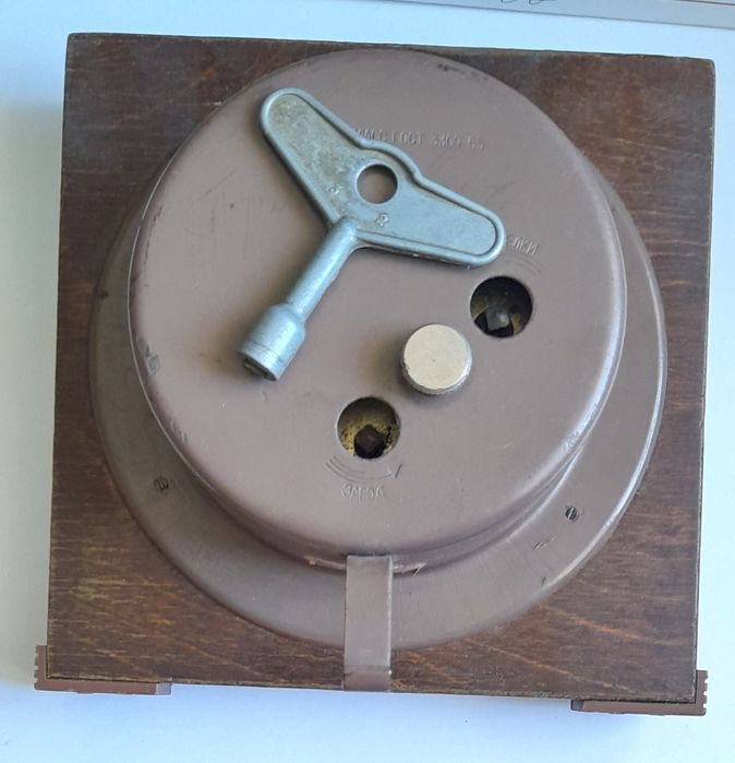 Часы настольные Молния