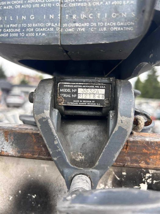 Evinrude 3KM spodzina bez śruby, rumpel