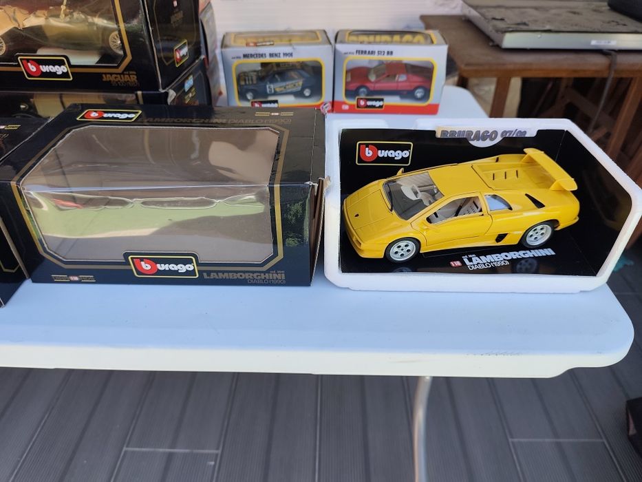 COLEÇÃO BURAGO VINTAGE – 25 modelos – ESCALAS 1:18, 1:24 E 1:25