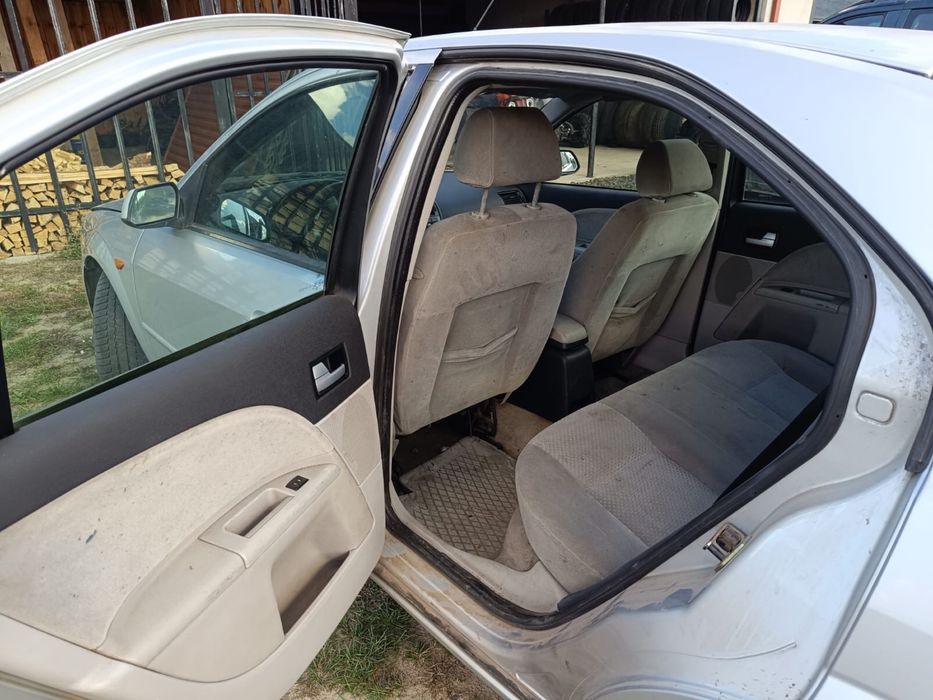 Ford mondeo 2001рік 2.0d