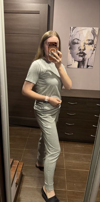 Джогери Nike оригінал  Стан нових Розмір л але буде і на м добре