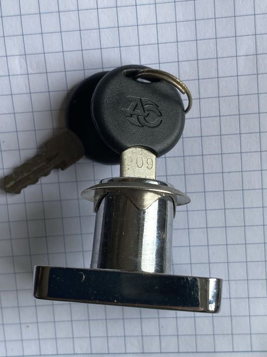 Замок мебельный , петли ДВП/Стекло