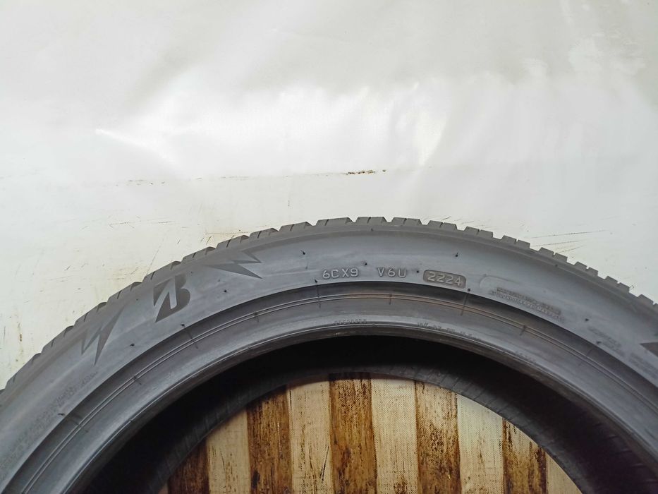 Bridgestone Blizzak LM005 215/50/19 2024rok 93T 2*8mm 2*7,8mm (4822)