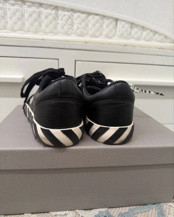 Tenis off White novo