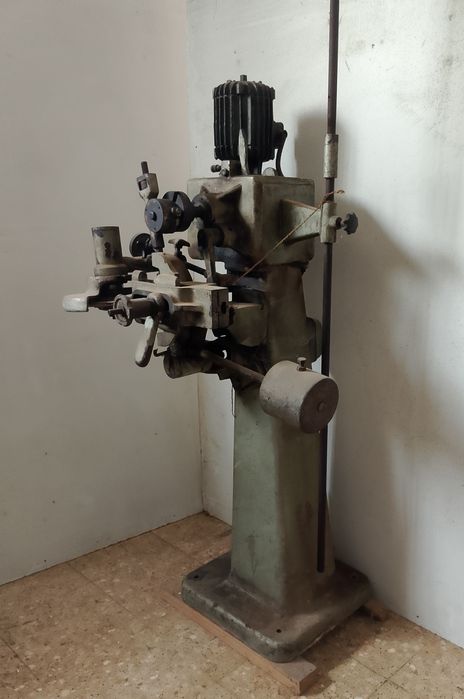 Serra de disco marca  Frama