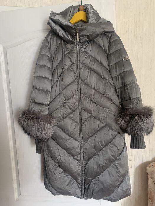 Жіночий пуховик з хутром чорнобурки, стильний та теплий!