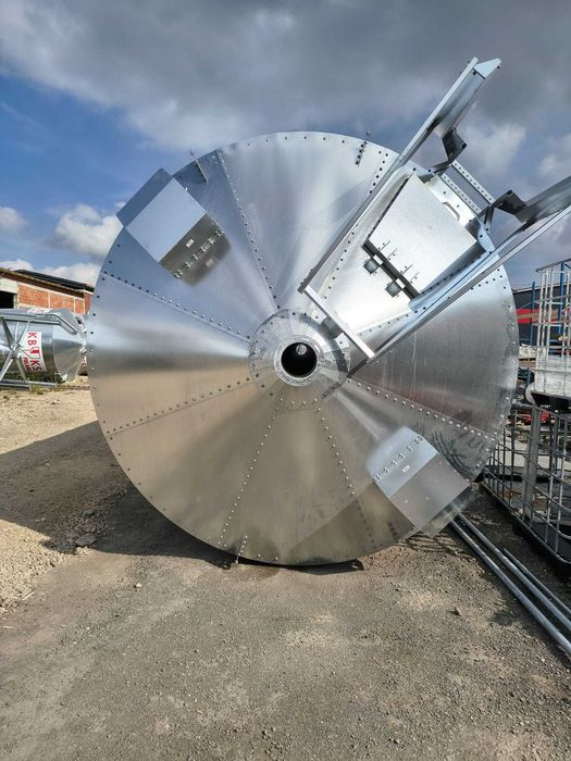 Silos zbożowy lejowy o ładowności 10 ton *PRODUCENT*
