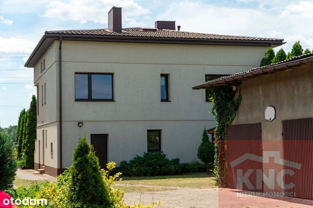 Przestronny dom z dużą działką