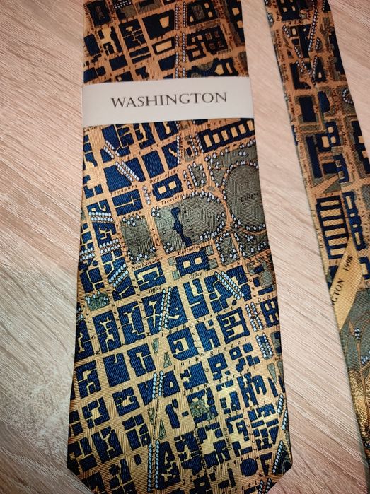 Jedwabny krawat inspirowany mapą Washington