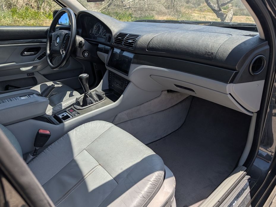 BMW E39 528I Manual