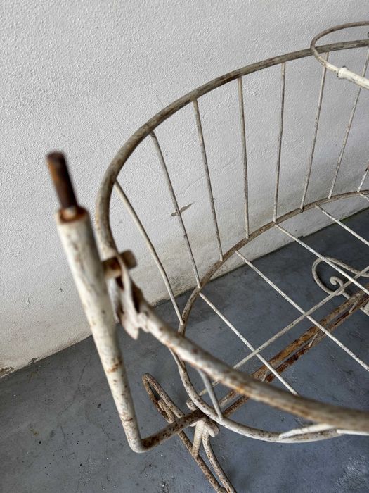 Cama de Baloiço em Ferro Muito Antiga
