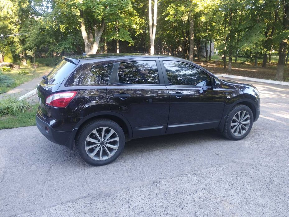 Nissan Qashgai  2011 року випуску 1,6 газ-бензин