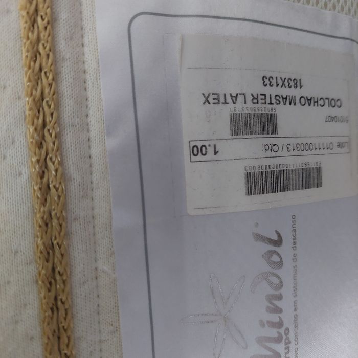 Quarto de casal  em madeira maciça