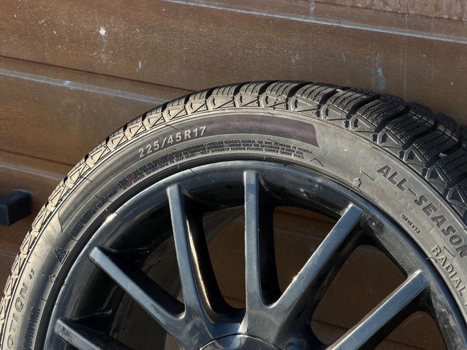 Глянцеві R17 диски чорний колір, для VW Golf 7