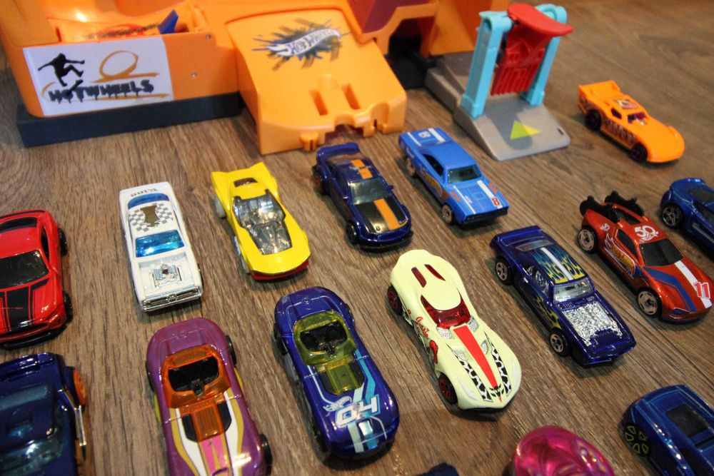 Hot Wheels City Zestaw SKATE PARK