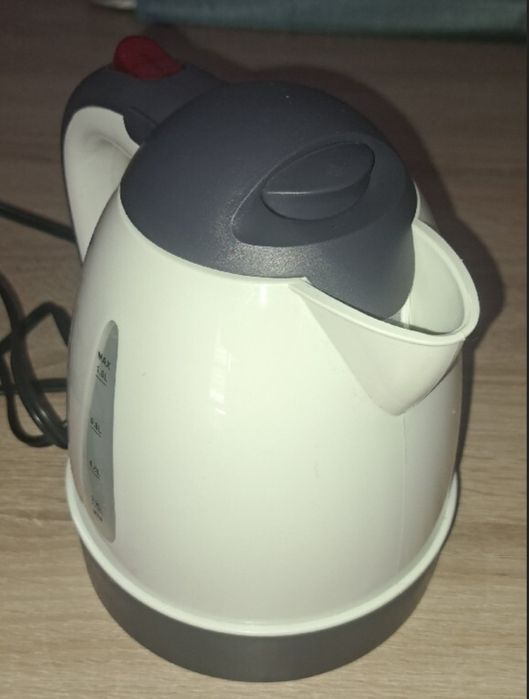 Czajnik samochodowy 12V, 1L.