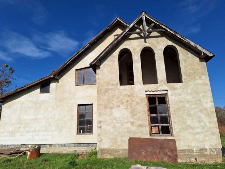 Прод-ся будинок з гаражем  в с Цуцилів-20 км від Франківська