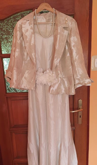 Długa sukienka z marynarką