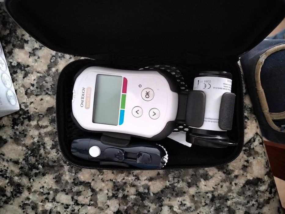 Medidor de tensão e glicemia