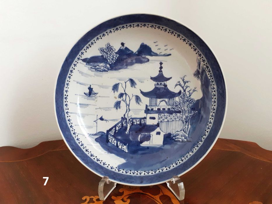 Vários Pratos Companhia das Índias, Porcelana Chinesa, séc. XVIII